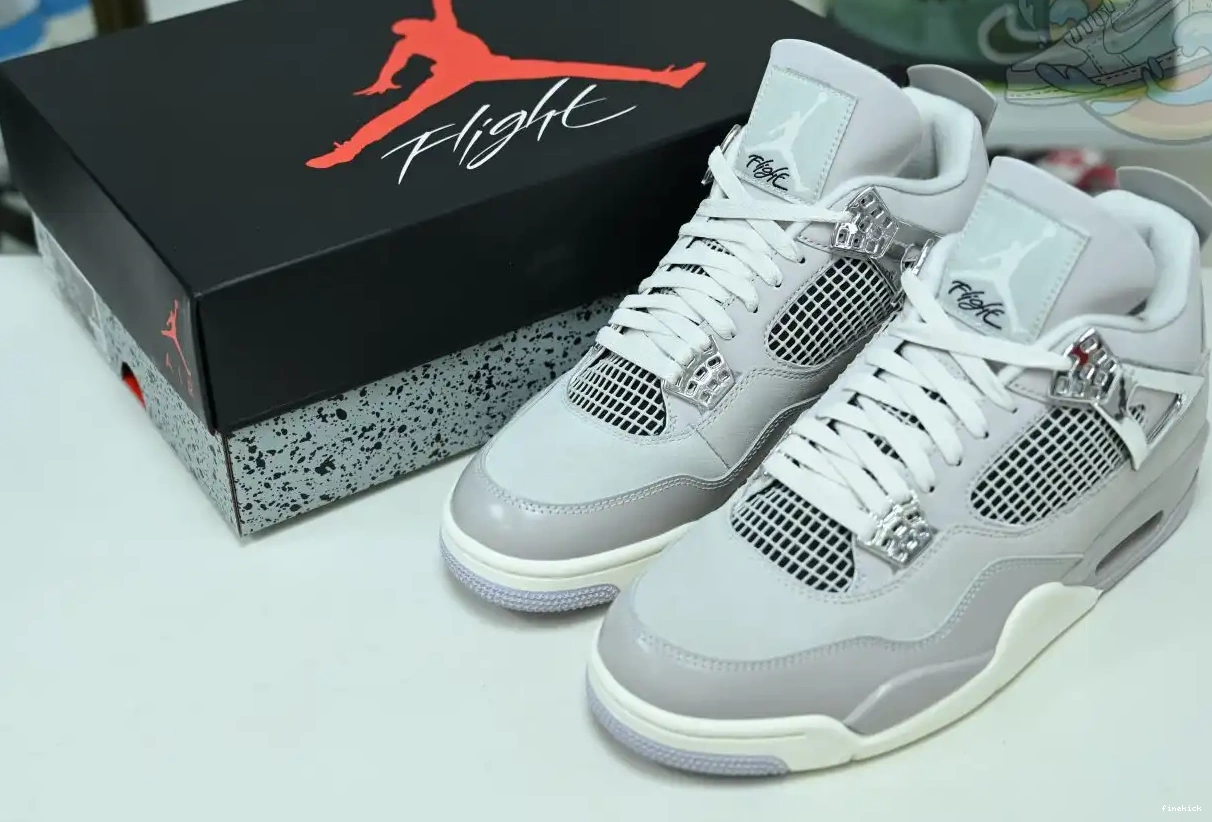 Jordan lron Jordan Air 4